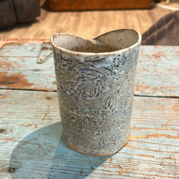 Studio/Student pottery wrap vase 7” H x 4.75 diameter - Picture 2 of 4